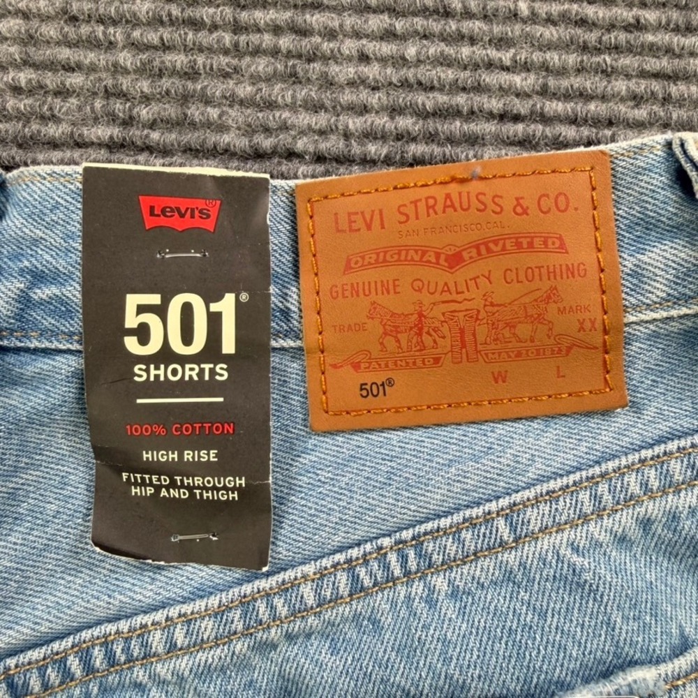 NEW Levis Premium 501XX High Rise Distressed Denim Shorts Womens 25 Light Wash - Picture 11 of 16